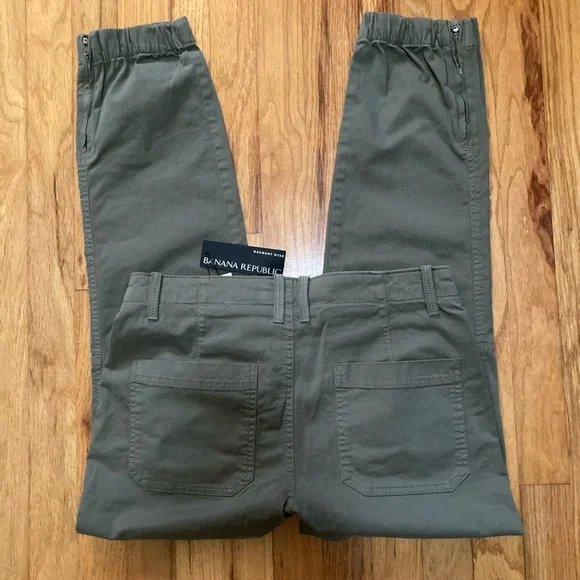 Banana Republic pants with elastic and zippered cuffs NWT - Picture 3 of 3